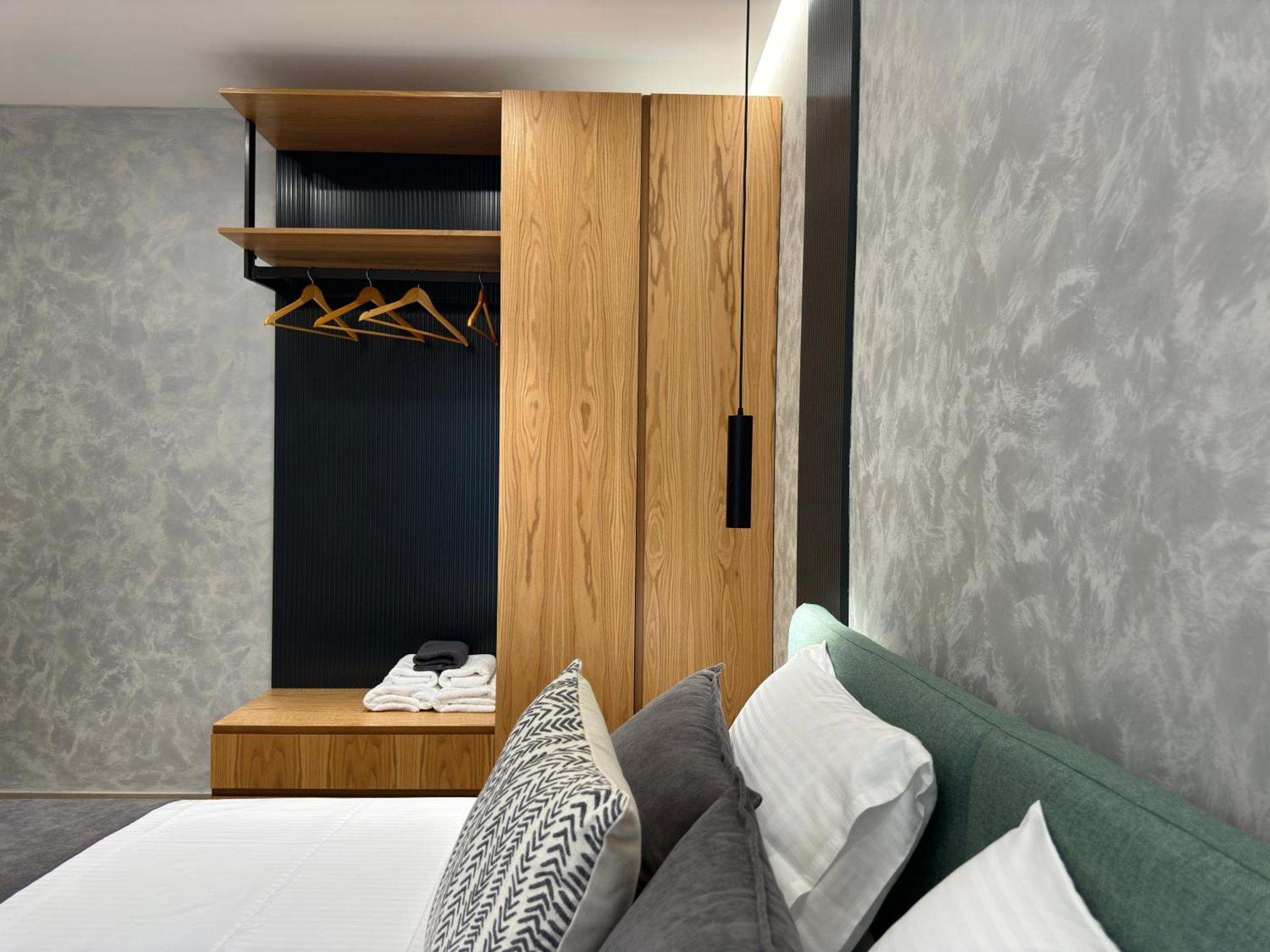 Twins Hotel Vlore Bagian luar foto