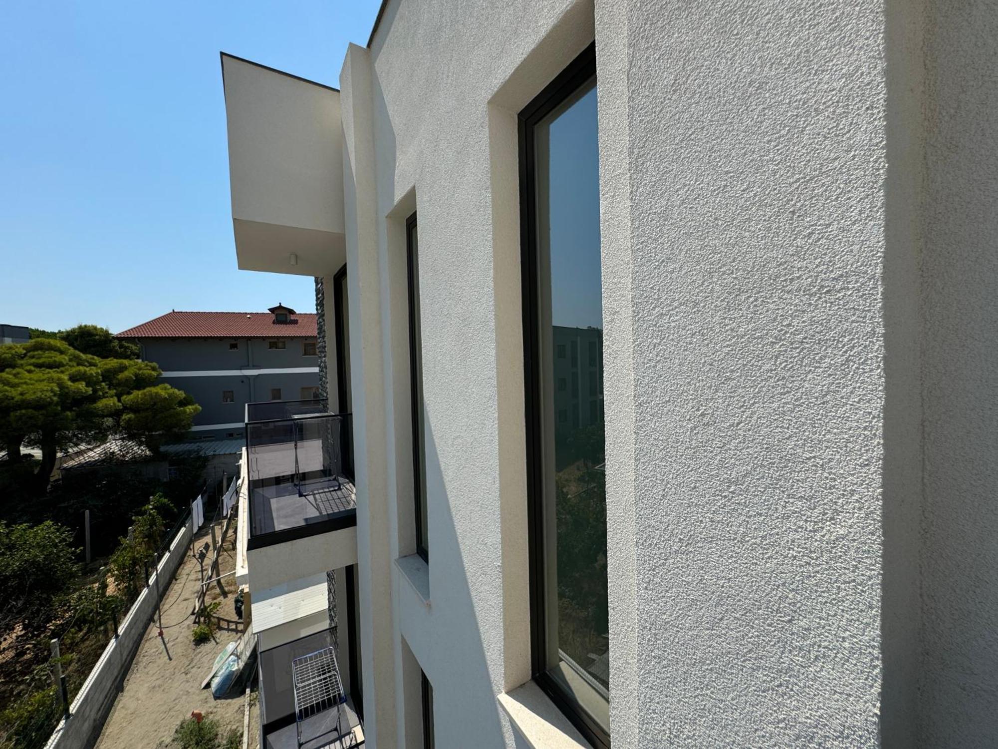Twins Hotel Vlore Bagian luar foto
