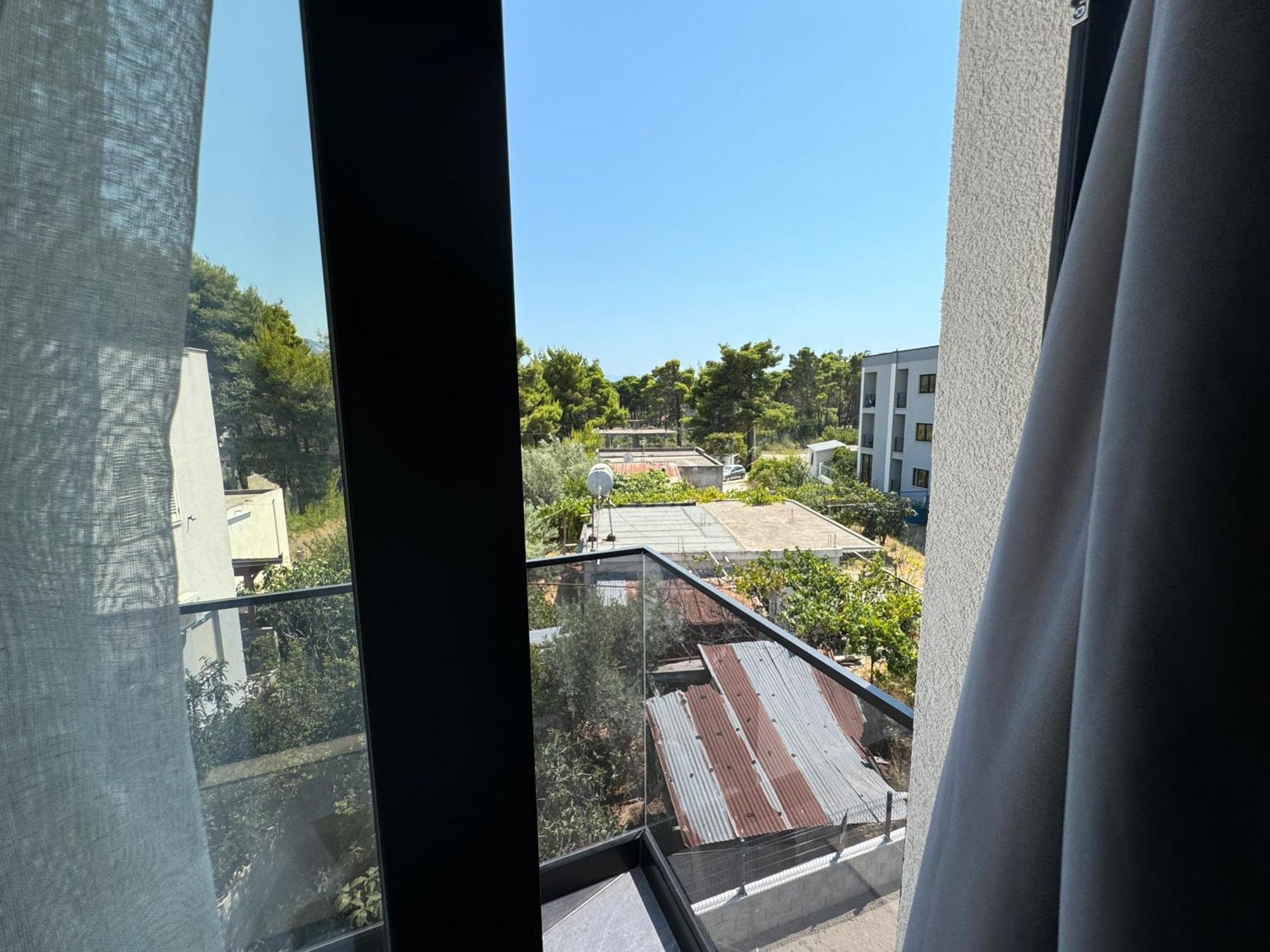 Twins Hotel Vlore Bagian luar foto