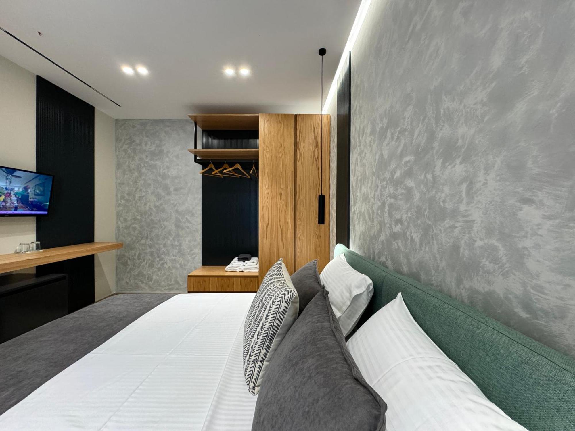 Twins Hotel Vlore Bagian luar foto