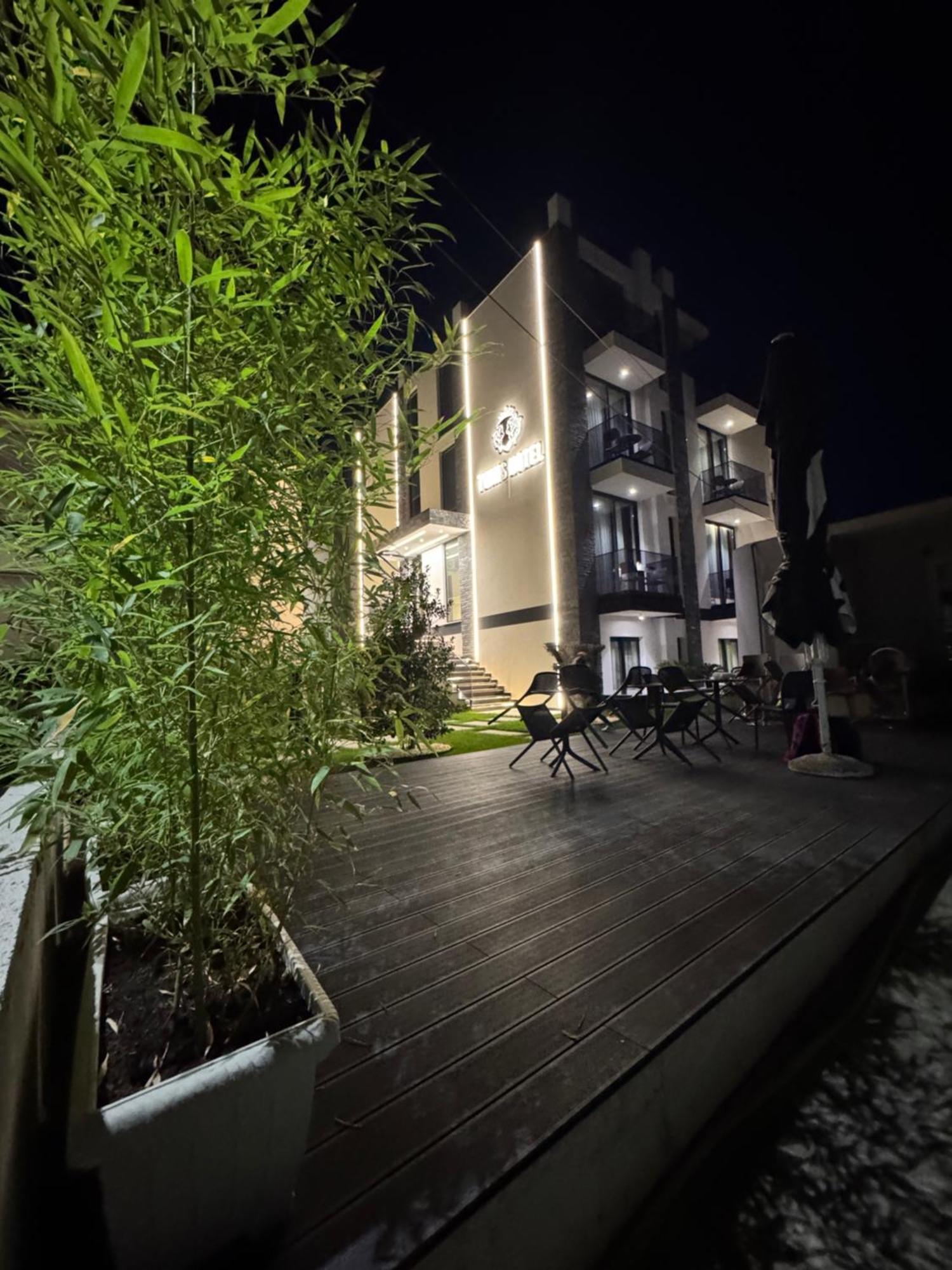 Twins Hotel Vlore Bagian luar foto